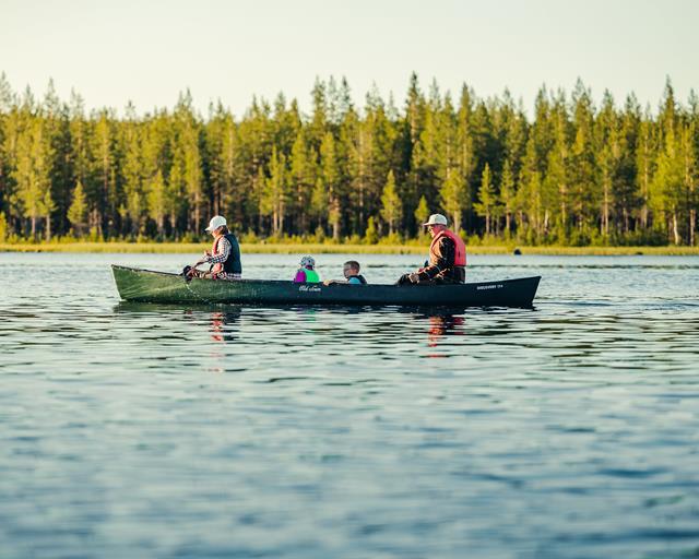 Rowing boats and canoes for rental